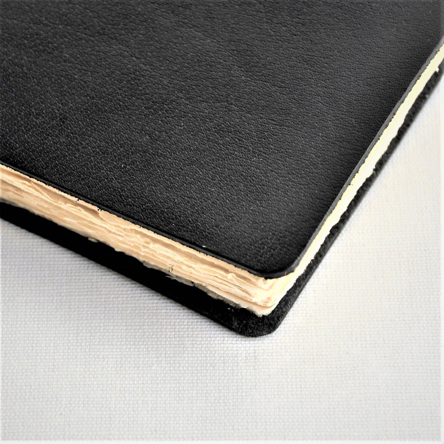 HERITAGE A5-P Leather Archival Grade Artist's Sketchbook
