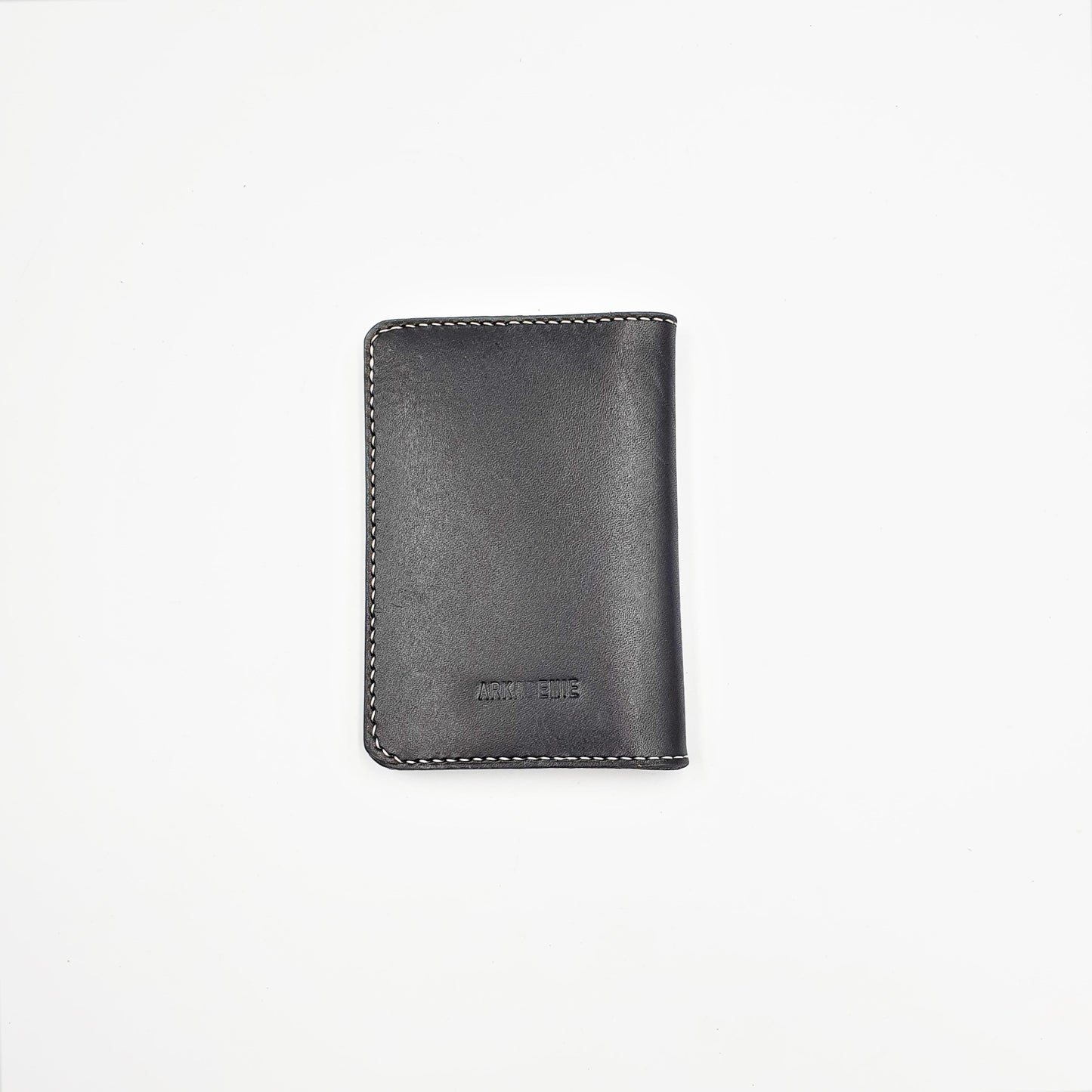 ROHE II Leather Passport Sleeve