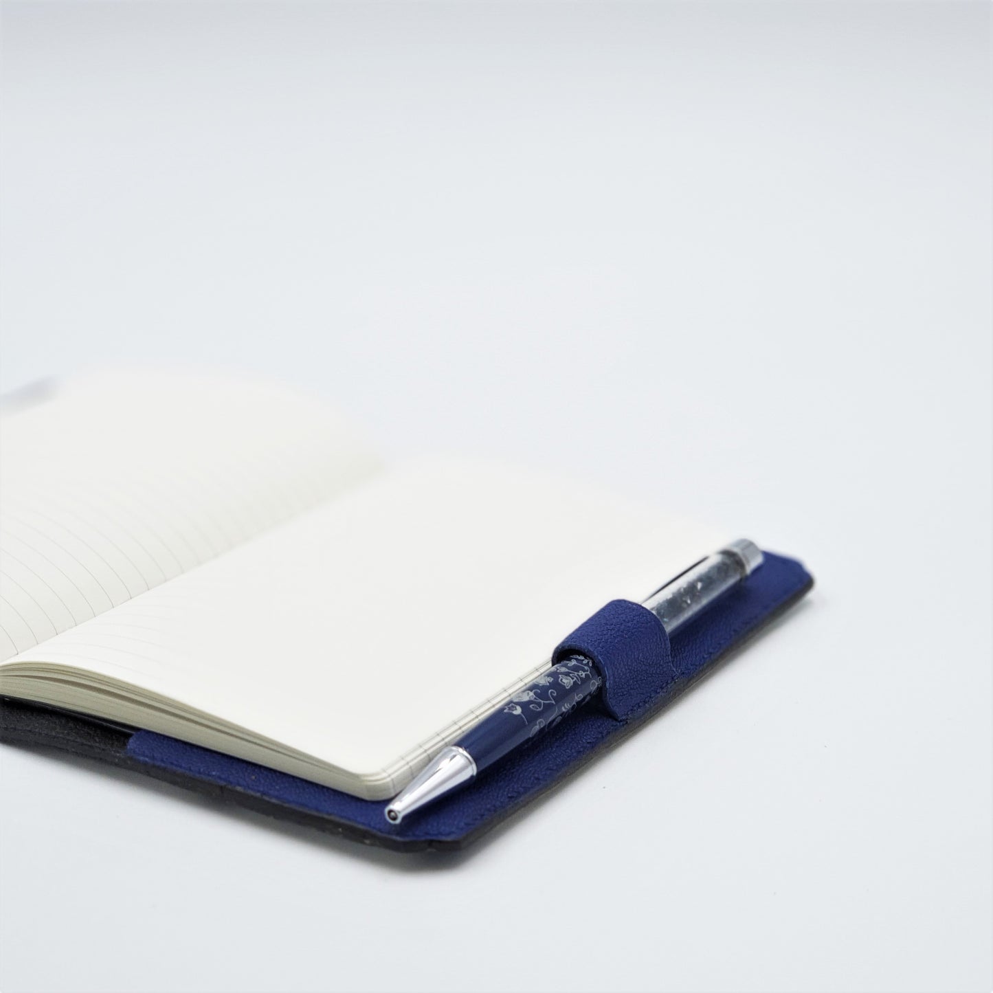 Studio Arkademie MING TEN PEONIES A6 Portrait Notebook Sleeve, Blue & White